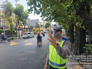 Satlantas Polres Pelabuhan Tanjung Perak Rutin Patroli dan Pantau Arus Lalu Lintas di Sejumlah Titik