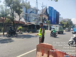 Satlantas Polres Pelabuhan Tanjung Perak Rutin Patroli, Atur dan Pantau Arus Lalu Lintas