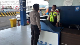 Sat Samapta Polres Tanjung Perak Patroli Dialogis di Gapura Surya Nusantara, Jaga Keamanan Obvitnas
