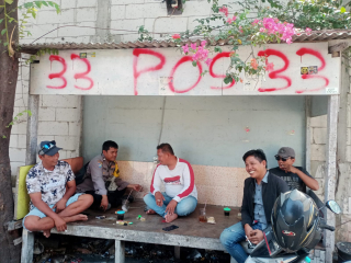 Bhabinkamtibmas Tambak Wedi Sambang Warga, Sampaikan Imbauan Jaga Kamtibmas