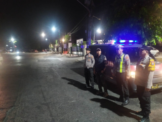 Polsek Semampir Patroli Harkamtibmas di Jalan Pegirian, Antisipasi 3C dan Kenakalan Remaja