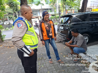Satlantas Polres Tanjung Perak Sosialisasikan Tertib Berlalu Lintas kepada Masyarakat