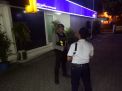 Satsabhara Polres Tanjung Perak Jaga Keamanan Wilayah Melalui Patroli Malam