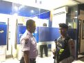Antisipasi Kriminalitas di Kantor Bank, Satsabhara Polres Tanjung Perak Gelar Patroli Malam