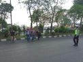 Polsek Asemrowo Berikan Pelayanan Melalui Pengaturan Lalu Lintas Pagi