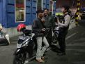 Satsabhara Polres Tanjung Perak Pantau Keamanan Pelabuhan Lewat Patroli