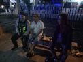 Satsabhara Polres Tanjung Perak Antisipasi Kriminalitas di Pemukiman Melalui Patroli