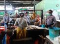 Kapolsek Krembangan Sambang Pasar Tradisional Pantau Lonjakan Harga Pangan