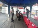 Polres Tanjung Perak Terapkan Prosedur Cek Suhu Badan Untuk Setiap Orang Yang Masuk Mako