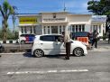 Anggota Pospam Suramadu Polres Tanjung Perak Lakukan Penyekatan Kendaraan Menuju Madura