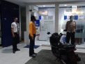 Personil Polek Kenjeran Gelar Patroli Malam di Kantor BRI, Antisipasi Aksi 3C