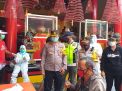 Kapolres Tanjung Perak Pimpin Operasi Penertiban Masker di Sekitar Klenteng Mbah Ratu