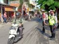 Polsek Asemrowo Bersama Satpol PP & Koramil Laksanakan Razia Masker
