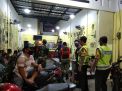 Polsek Kenjeran Bersama Satpol PP & TNI Gelar Operasi Penertiban Masker di Warkop & Cafe
