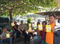Babinkamtibmas Perak Utara Sebar Brosur & Sosialisasi SPKT Door To Door