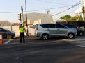 Antisipasi Kemacetan, Polsek Kenjeran Rutin Lakukan Pengaturan Lalu Lintas Pagi
