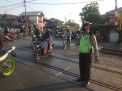 Pengaturan Lalu Lintas Pagi Rutin Dilakukan Polsek Asemrowo