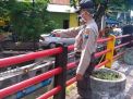 Polsek Semampir Pantau Debit Air, Antisipasi Potensi Banjir
