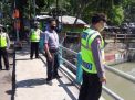 Polsek Pabean Cantikan Pantau Ketinggian Air Sungai, Antisipasi Kemungkinan Musibah Banjir