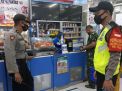 Polsek Pabean Cantikan Lakukan Patroli Malam di Mini Market, Sampaikan Pesan Waspada Pencurian