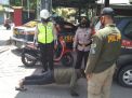 Polsek Asemrowo Lakukan Operasi Penertiban Masker di Depan Mako