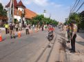 Polsek Krembangan & Instansi Samping Gelar Operasi Penertiban Masker di Depan Gereja Santo Mikael