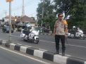 Polres Pelabuhan Tanjung Perak PAM Jalur Rombongan Presiden Menuju Bangkalan