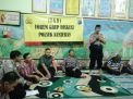Kapolsek Kenjeran Sosialisasi SPKT Door To Door Dalam Acara Cangkrukan Bersama Warga Tambak Wedi