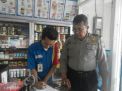 Babinkamtibmas Pegirian Sampaikan Pesan Keamanan ke Pegawai Mini Market