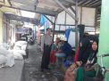 Babinkamtibmas Bulak Kunjungi Pedagang Pasar, Sampaikan Waspada Uang Palsu