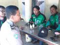 Babinkamtibmas Krembangan Utara Sampaikan Penyuluhan Narkoba Ke Pengojek Online