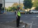 Bantu Keberangkatan Anak Sekolah, Polsek Pabean Cantikan Lakukan Pengaturan Pagi