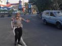 Satlantas Polres Tanjung Perak Lakukan Pengaturan Pagi Cegah Kemacetan