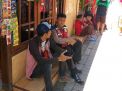 Babinkamtibmas Bongkaran Sampaikan Pesan Jaga kerukunan Ke Toda