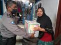 Babinkamtibmas Perak Utara Bagi Bantuan Sembako Polri-TNI Buat Warga Terdampak Pandemi Covid-19