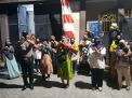Babinkamtibmas Polsek Kenjeran Bagikan Masker Gratis Ke Warga Kampung