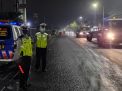 Polsek Krembangan Lakukan Patroli Mobile di Jalan Demak, Antisipasi Kriminalitas di Malam Hari