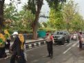 Polsek Semampir Beri Pelayanan Menyeberangkan Pengunjung Wisata Religi Ampel