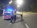 Jaga Kamtibmas Serta Ciptakan Rasa Aman, Polsek Asemrowo Gelar Patroli Mobile di Malam Hari