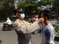 Wakapolsek Kenjeran Pimpin Operasi Penertiban Masker di Jalan HM Noer, Jaring Puluhan Pelanggar