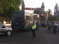 Satlantas Polres Tanjung Perak Beri Pelayanan Melalui Pengaturan Lalu Lintas Pagi