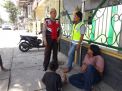 Sambang Lingkungan, Babinkamtibmas Takal Kedinding Titip Pesan Waspada Curanmor