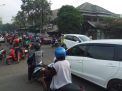 Polsek Asemrowo Atur Lalu Lintas Pagi, Bantu Pekerja & Anak-anak Sekolah