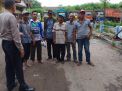 Babinkamtibmas Sidotopo Sampaikan Pesan Tertib Berlalu Lintas ke Para Sopir Truk