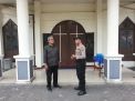 Personil Unit K9 Satsabhara Polres Tanjung Perak Patroli Dialogis Bersama Sekuriti Gereja