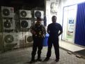 Pantau Keamanan di Kantor Bank, Satsabhara Polres Tanjung Perak Gelar Patroli Malam