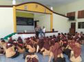 Babinkamtibmas Sidotopo Wetan Sampaikan Penyuluhan Bahaya Narkoba Ke Sekolah