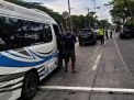 Unit Lantas Polsek Kenjeran Gelar Razia Mobil di Akses Suramadu