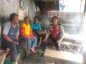 Babinkamtibmas Bongkaran Sampaikan Himbauan Keselamatan Ke Sopir Angkot