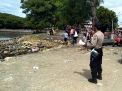 Panit Binmas Polsek Kenjeran Sampaikan Himbauan Keselamatan Kepada Wisatawan
